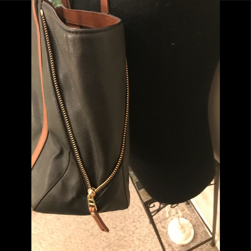 NEW FOSSIL Expandable 2Tone Tote - Picture 4 of 8